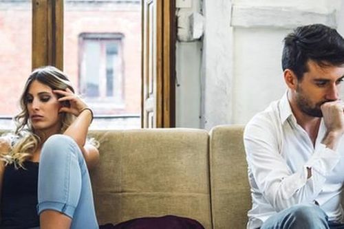 Nếu vợ chồng bạn đang đối xử với nhau theo kiểu này thì hãy ngưng mọi việc lại để làm điều này ngay trước khi quá muộn