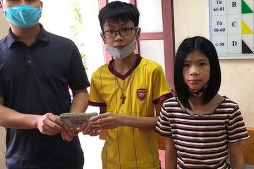 Bộ GD&ĐT tặng bằng khen cho học sinh ở Hà Tĩnh trả lại 50 triệu đồng nhặt được
