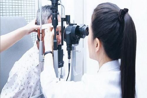 Thuốc điều trị chứng khô mắt