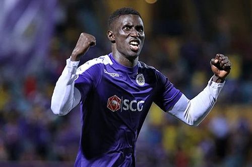 Pape Omar - Từ 'tội đồ' sân cỏ châu Âu đến ngôi sao V-League