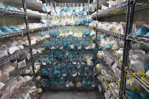 'Khát' khẩu trang, chính phủ Mỹ đặt hàng cả với công ty từng phá sản