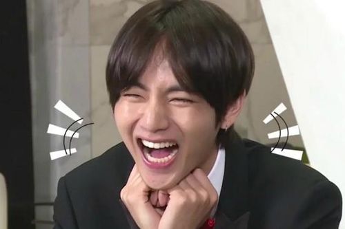 V BTS cười lăn lộn khi thấy RM bị fan trêu