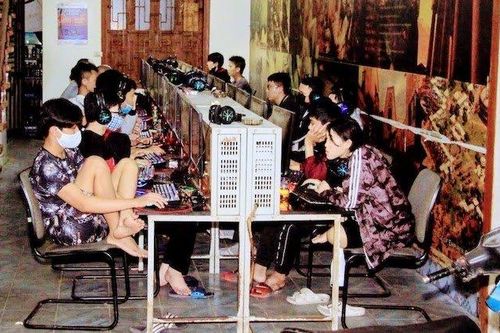 Mở cửa hàng game online giữa lệnh cấm bị phạt 10 triệu đồng