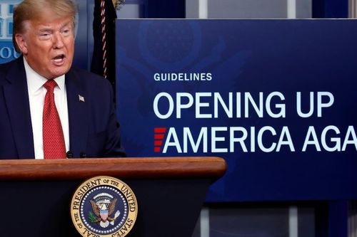 Tổng thống Donald Trump chính thức công bố kế hoạch mở cửa trở lại nền kinh tế