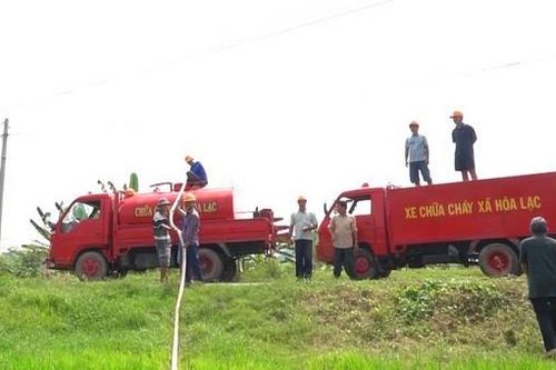 Độc đáo 'siêu xe chữa cháy' của 'đội cứu hỏa Hai Lúa'
