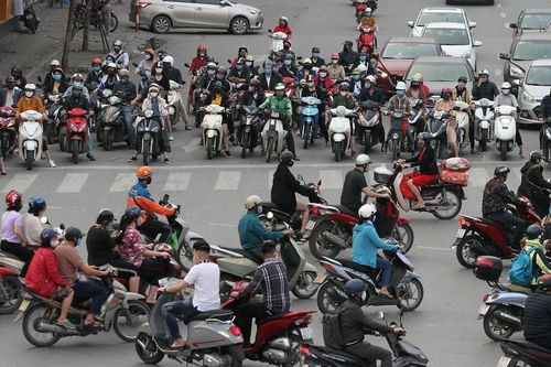 Người dân chủ quan, giao thông Hà Nội không có dấu hiệu 'cách ly toàn xã hội'