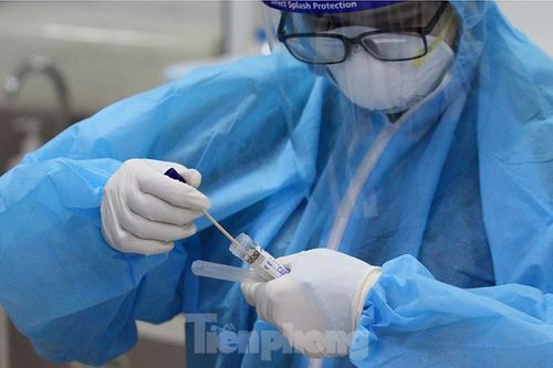 12 tỉnh, thành tiếp tục hoãn tiêm chủng vắc-xin để tránh 'dịch chống dịch'