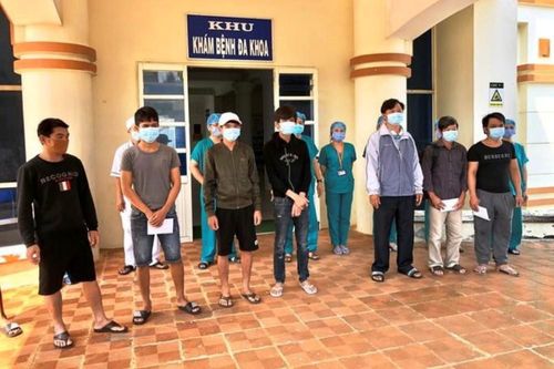 8 ngư dân bị tàu Trung Quốc đâm chìm đã về nhà sau thời gian cách ly