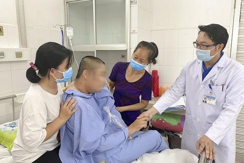 Cứu người đàn ông xuất huyết não do 'kẻ giết người thầm lặng' gây ra