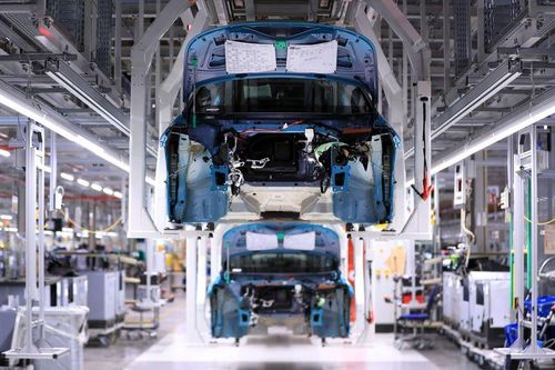 Volkswagen, Mercedes-Benz tái vận hành 1 số nhà máy ở Đức ngay tháng 4