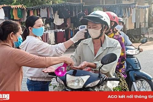 Châu Phú lập nhiều chốt kiểm tra thân nhiệt tại các chợ