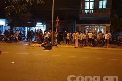 Xe máy tông cột đèn chiếu sáng, người đàn ông chết tại chỗ