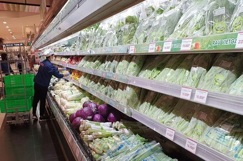Thị trường ngày 17-4: Giá lợn xuất chuồng có xu hướng tăng, giá gia cầm rẻ