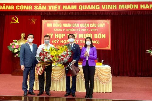 Đồng chí Nguyễn Văn Chiến được bầu giữ chức Chủ tịch HĐND quận Cầu Giấy