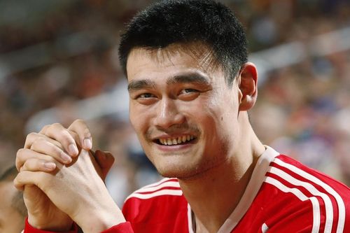 Yao Ming - vua bóng rổ Trung Quốc với chiều cao 2,29 m
