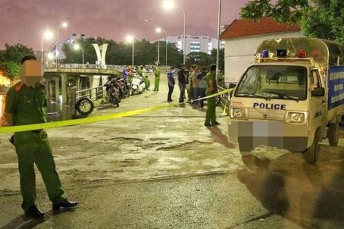 Đưa thi thể người đàn ông đến trụ sở UBND xã yêu cầu làm rõ
