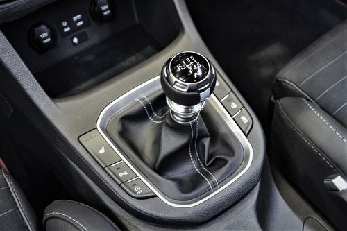 Liệu hộp số sàn còn được trọng dụng trong tương lai?
