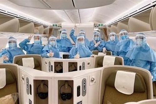 Đưa khách du lịch Italy về nước và đón một số công dân Việt Nam có hoàn cảnh đặc biệt khó khăn về