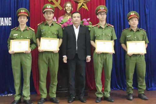 Trách nhiệm với dân
