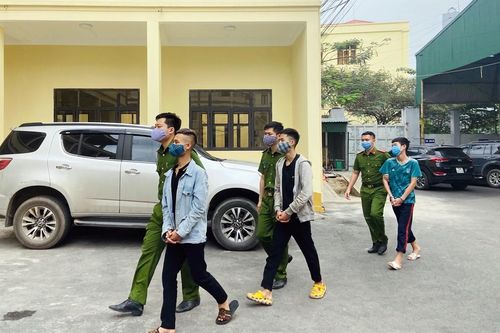 Bắt ba đối tượng thực hiện 8 vụ cướp dây chuyền của trẻ em