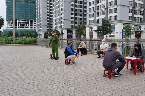 Cư dân chung cư bị xử phạt vì tập thể dục đông người giữa mùa dịch