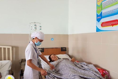 Kỳ lạ bệnh nhân có máu đục như sữa