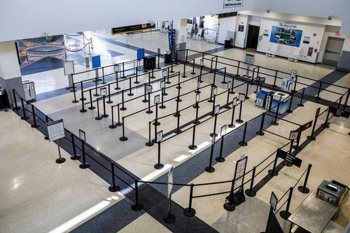 Hoang vắng và bóng tối đe dọa sân bay nhộn nhịp nhất thế giới