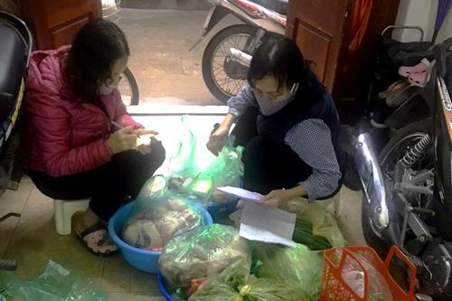 Sẻ chia khó khăn với phụ nữ nghèo
