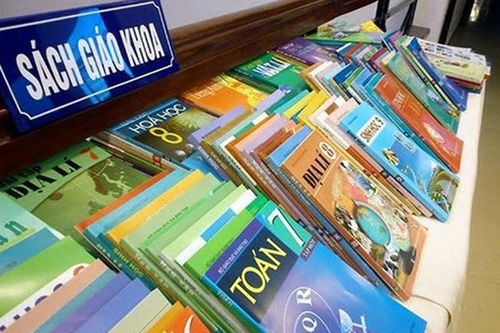 Sách giáo khoa mới tăng giá: Đề xuất định giá tối đa để bảo đảm công bằng