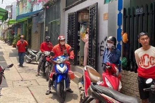 Hơn chục shipper 'ngậm đắng nuốt cay' vì bị 'bom' hàng rất khó hiểu tại một địa chỉ