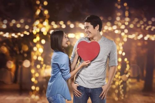 Tỏ tình xong anh ấy đang im lặng, nhưng xem phản ứng có thể biết kết quả ngay