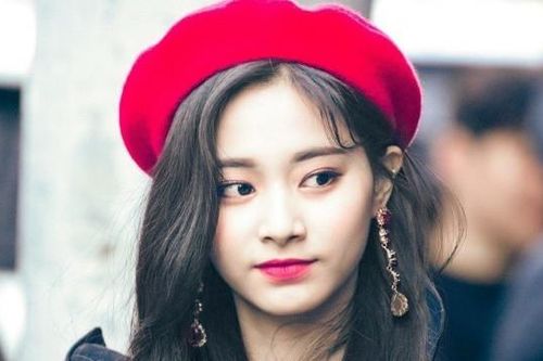 Bạn có muốn thử nghiệm những mẹo làm đẹp độc đáo đến khó hiểu của idol?