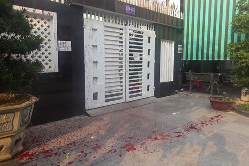 Truy tìm nhóm côn đồ liên tục 'khủng bố' chủ quán cà phê