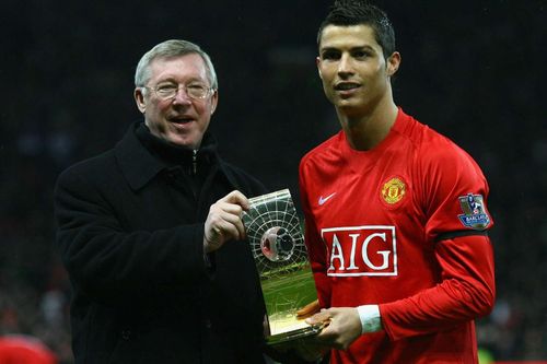 Sir Alex từng muốn bán Ronaldo cho Barca
