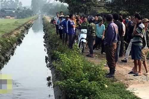 Phát hiện thi thể người đàn ông dưới kênh nước