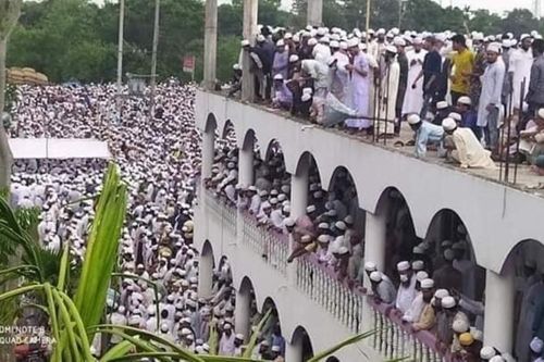 Bất chấp lệnh phong tỏa, 100.000 người Bangladesh rồng rắn đi đám tang