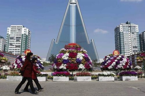 Triều Tiên bỏ cách li người nước ngoài, tiếp tục đóng cửa biên giới vì Covid-19