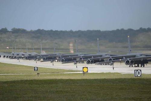 Lý do Mỹ rút toàn bộ 'pháo đài bay' B-52 khỏi đảo Guam