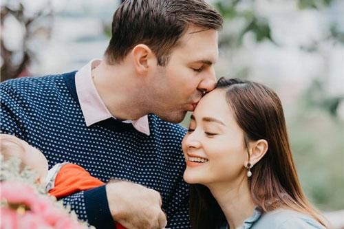 Chồng Tây cao 2 m của Lan Phương không ghen khi vợ đóng cảnh nhạy cảm