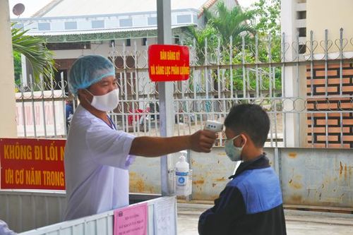 Kông Chro: Phòng-chống dịch bệnh ở người và vật nuôi