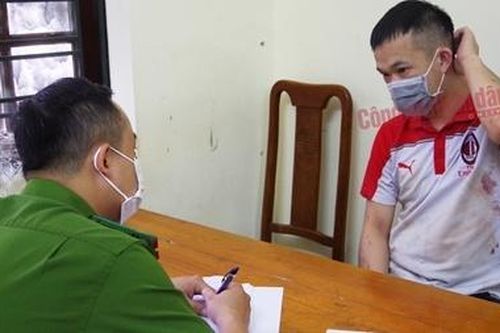 Con trai sát hại người tình của bố