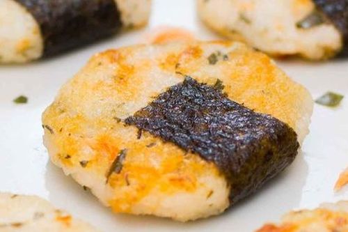 Mẹ làm món cơm này đảm bảo bé ăn không ngừng