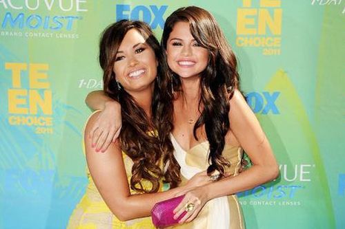 Hồi kết của tình bạn thăng trầm: Demi Lovato cắt đứt quan hệ bạn bè với Selena!
