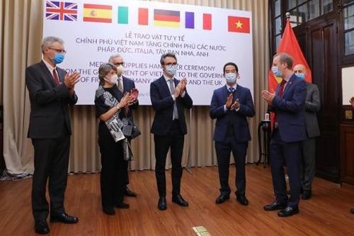 Việt Nam thể hiện trách nhiệm và vị thế với quốc tế qua đại dịch Covid-19