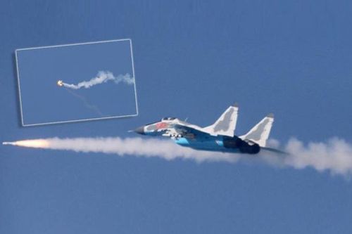 MiG-29 Triều Tiên vừa bắn tên lửa R-60 hủy diệt mục tiêu trong chớp mắt