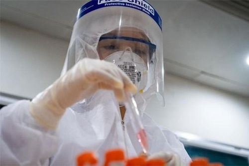 Bốn trường hợp dương tính với nCoV qua test nhanh tại chợ hoa Mê Linh đều âm tính sau xét nghiệm
