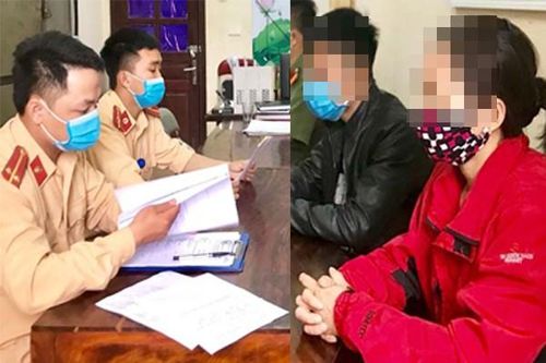 Triệu tập nam thanh niên 'làm xiếc' bằng chân khi lái xe máy