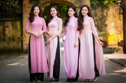 Vận động thiết kế áo dài với chủ đề 'Tự hào áo dài Việt'