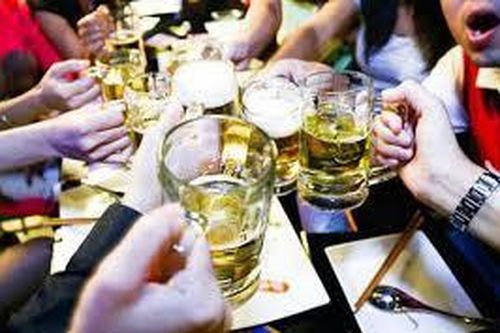 Chủ tịch xã ăn nhậu cùng cấp dưới giữa dịch Covid-19