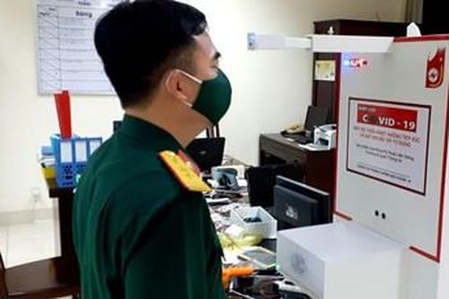 Chế tạo thành công máy đo thân nhiệt không tiếp xúc